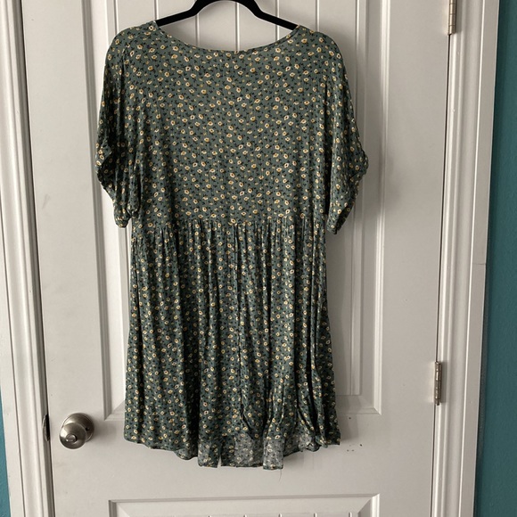 Green Floral Dress - Picture 2 of 4